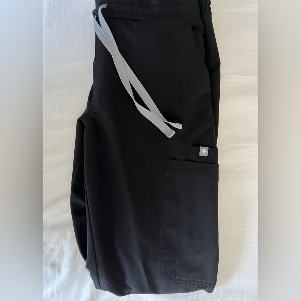 FIGS black scrubs pants size XS yola skinny